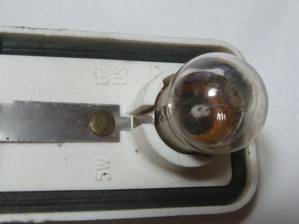 PEUGEOT 305 PORTE LAMPE FEU AVANT