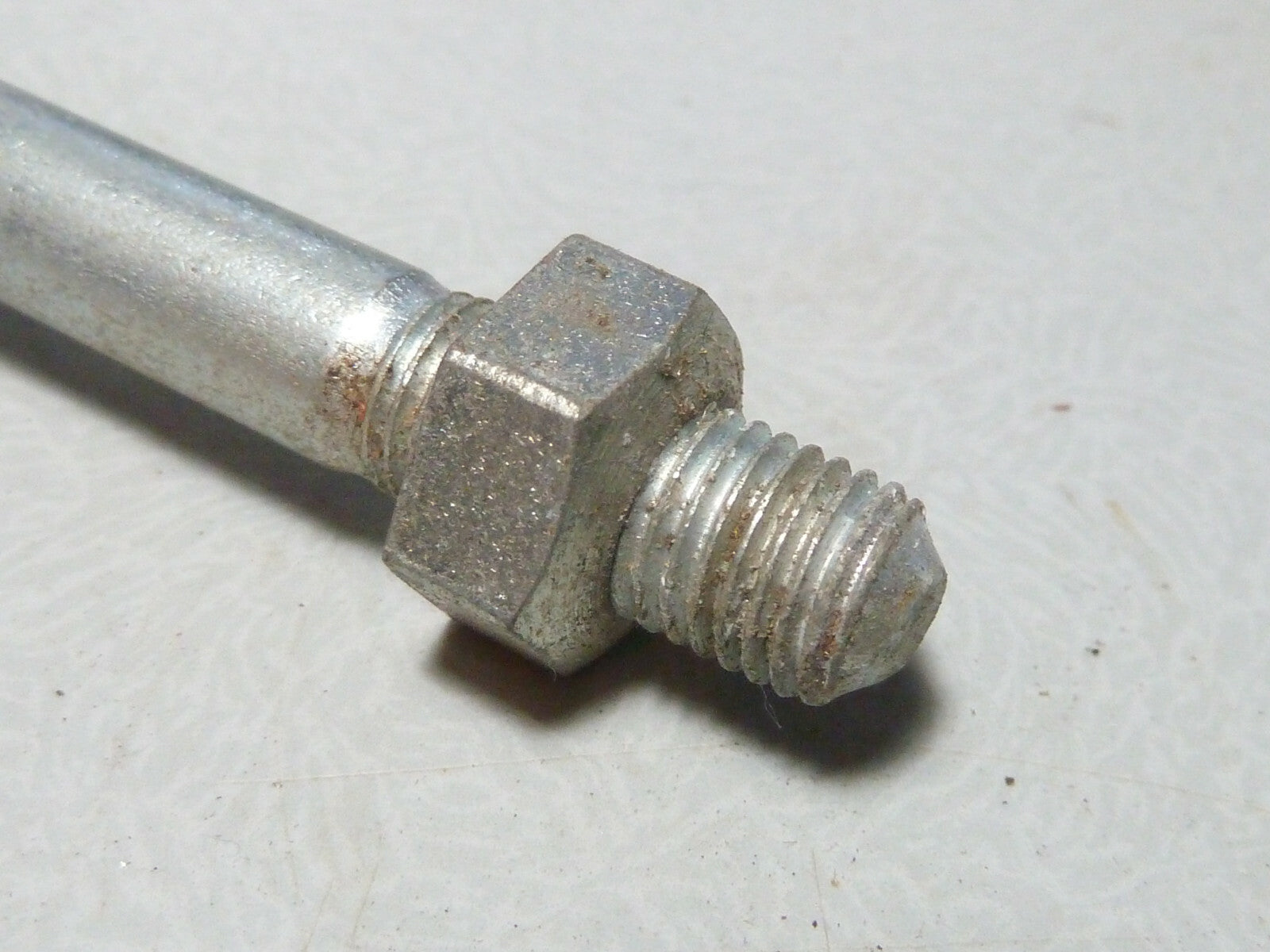 1 vis  M8 poutre Axe de béquille diamètre 8mm x 73 mm