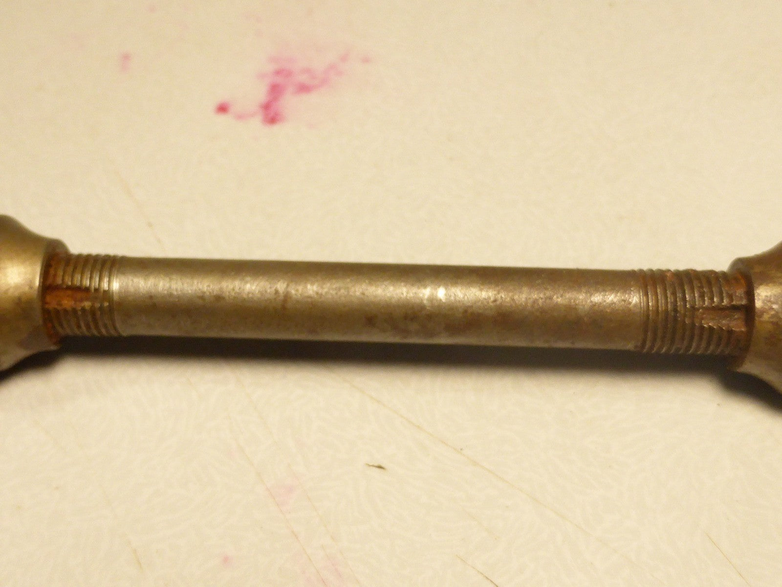 ancien axe velo cyclo  9.5x1.00 mm longueur 165 mm vintage