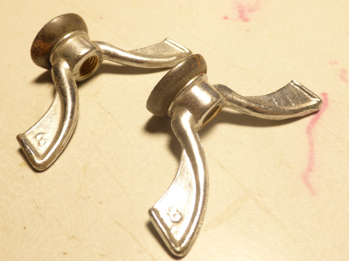 anciens écrous vintage papillons d'axe de vélo  8 mm