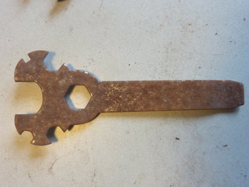 OUTIL VELO ANCIEN  CLE AFA "LE PLUS VITE" vintage ancien stock