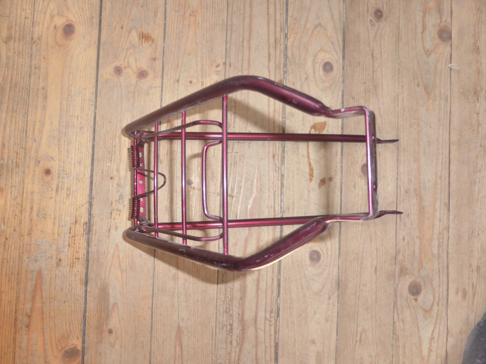 ✨NOS porte bagage arrière  a clapet acier velo Peugeot gitane roue 700 vintage ✨