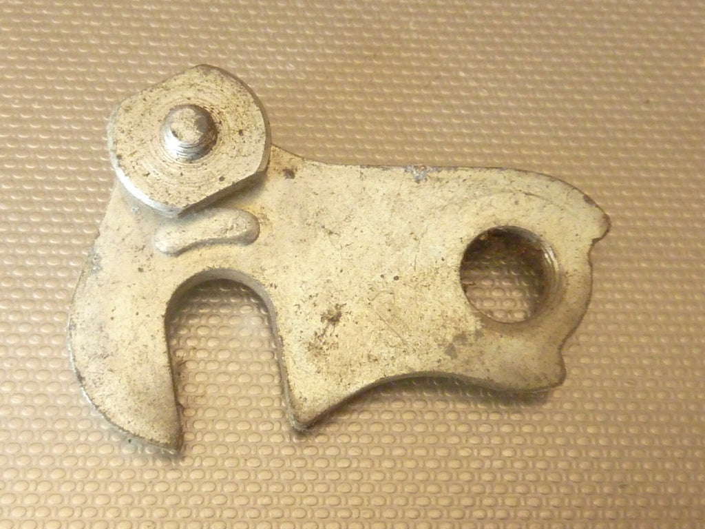 ✨ NOS Vintage Support / Patte Fixation Dérailleur Huret – Ancien Stock ✨
