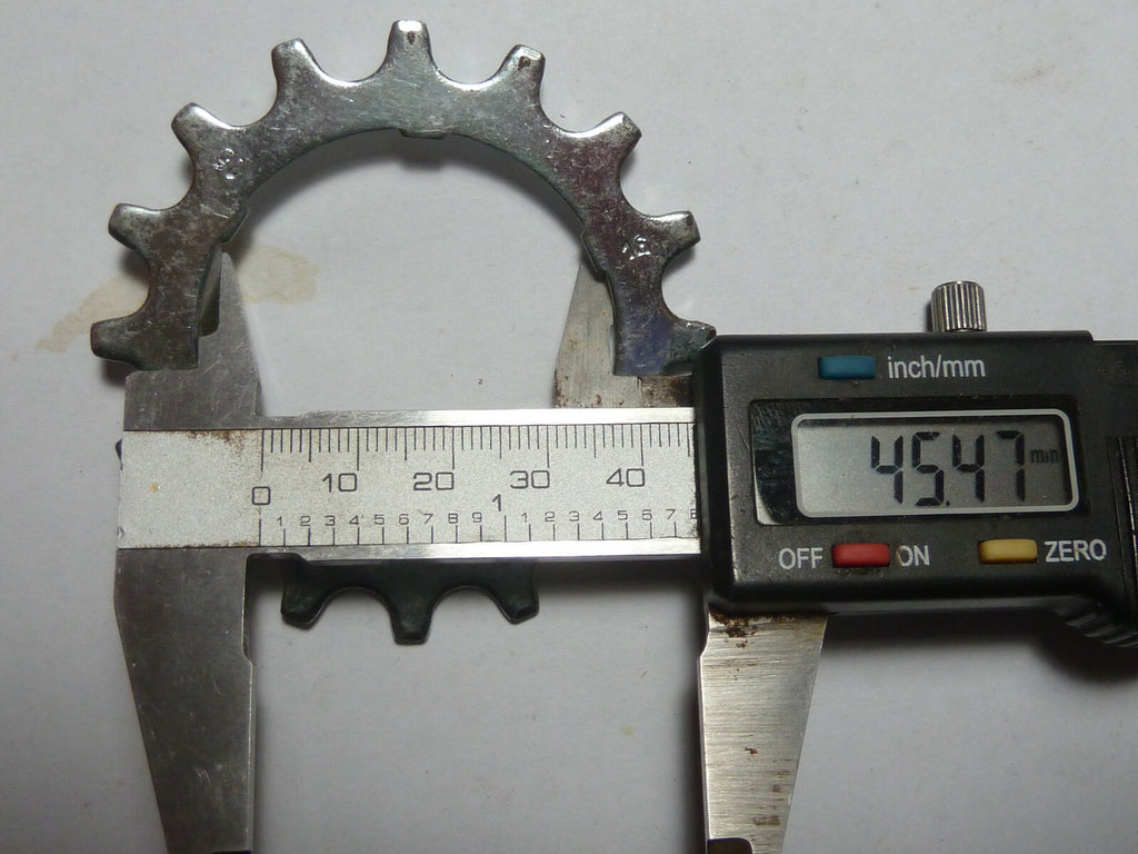 Sachs Maillard Sprocket.cogs pignon vintage 16 T Argent  silver NOS