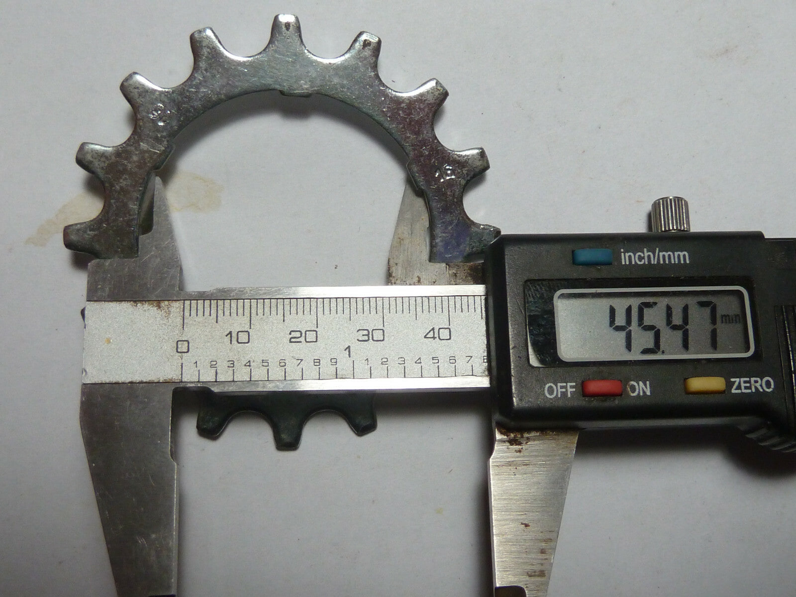 Sachs Maillard Sprocket.cogs pignon vintage 16 T Argent  silver NOS