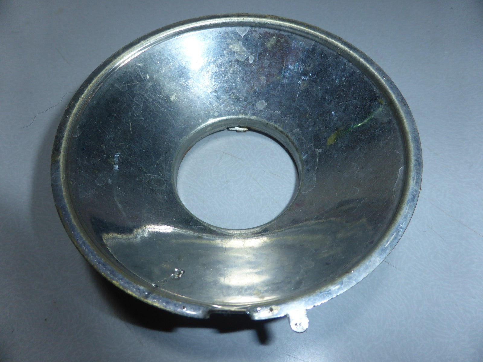 ancienne parabole optique phare d'époque vélo cyclo ancien Vintage bicycle light