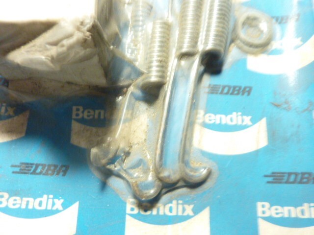 NOS Bendix Kit d'accessoires. mâchoire de frein Renault 4 5 6