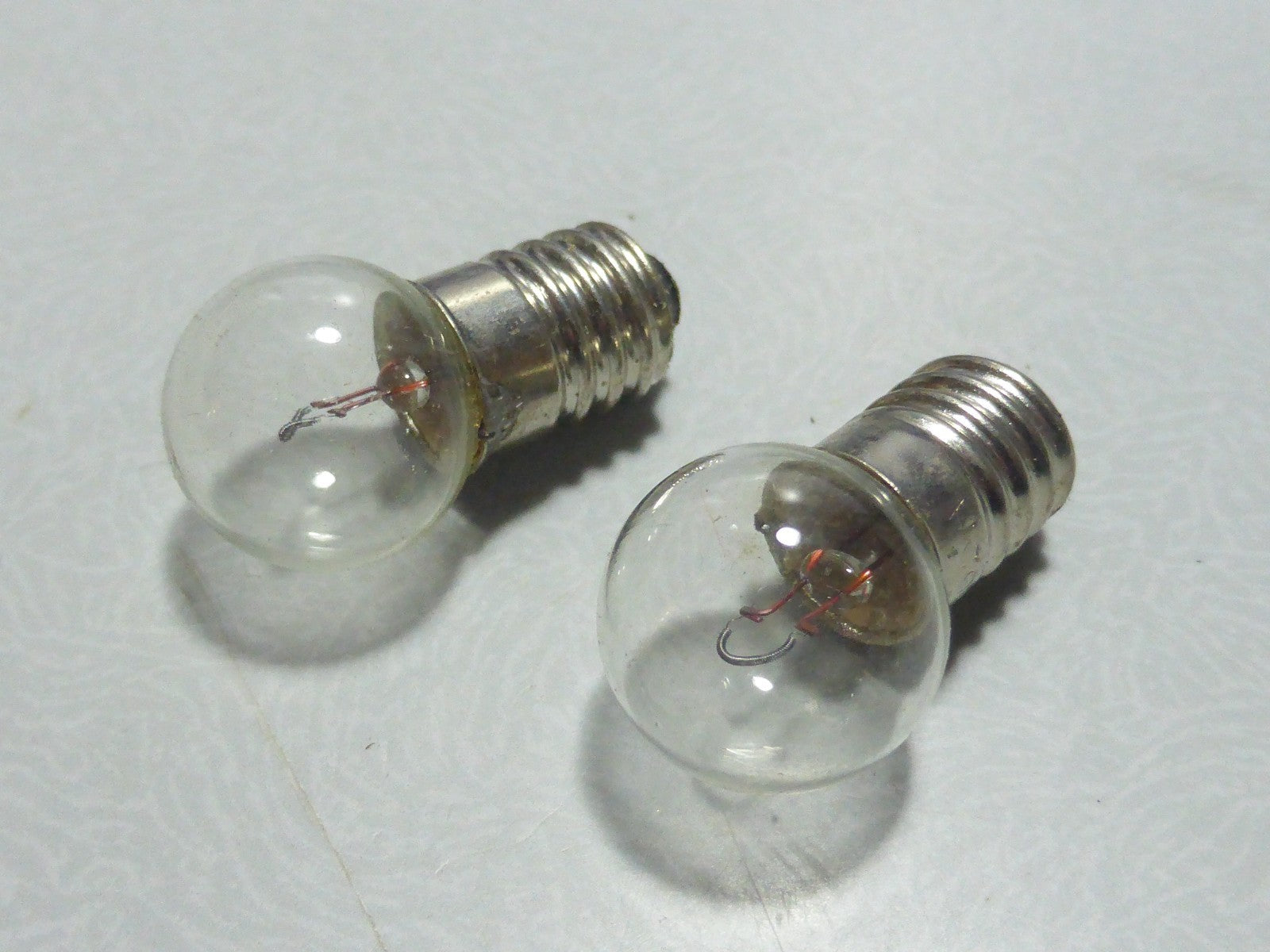 ✨2 ampoules E10 14V 0,65A (~9W) Solex / Mobylette /Peugeot  103/51 motobecane ✨