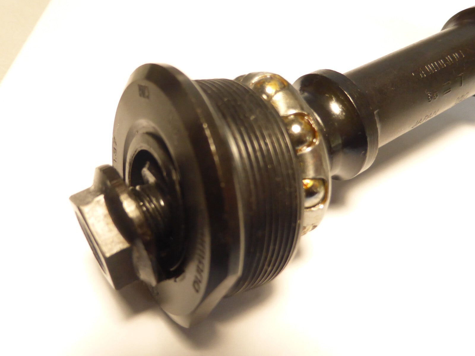 NOS Shimano  68 - 122 mm bicycle bottom bracket NOS L'eroica