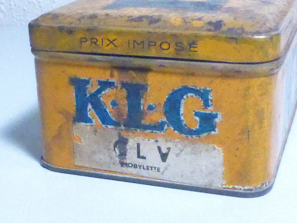 ANCIENNE BOITE TOLE PUBLICITAIRE KLG BOUGIES Mobylettes  AUTO GARAGE HUILE