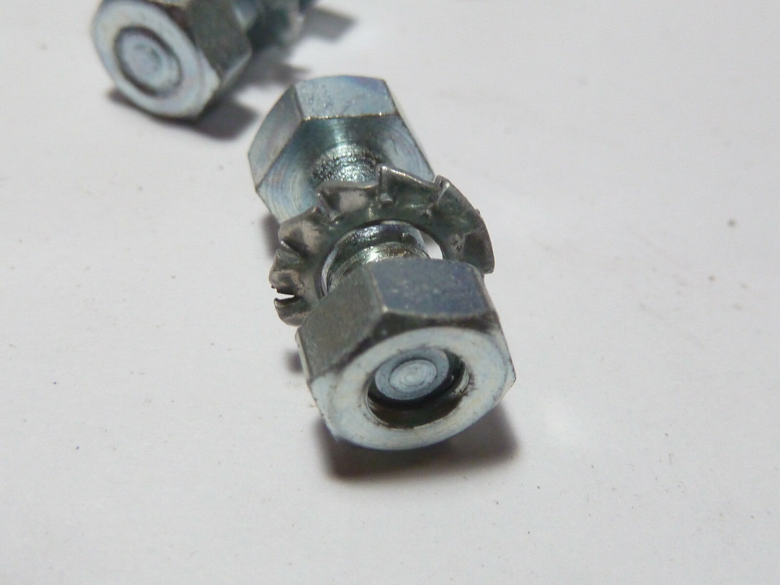 5 vis ecrou fixation de couronne  5x13 mm  motobecane motoconfort mobylette