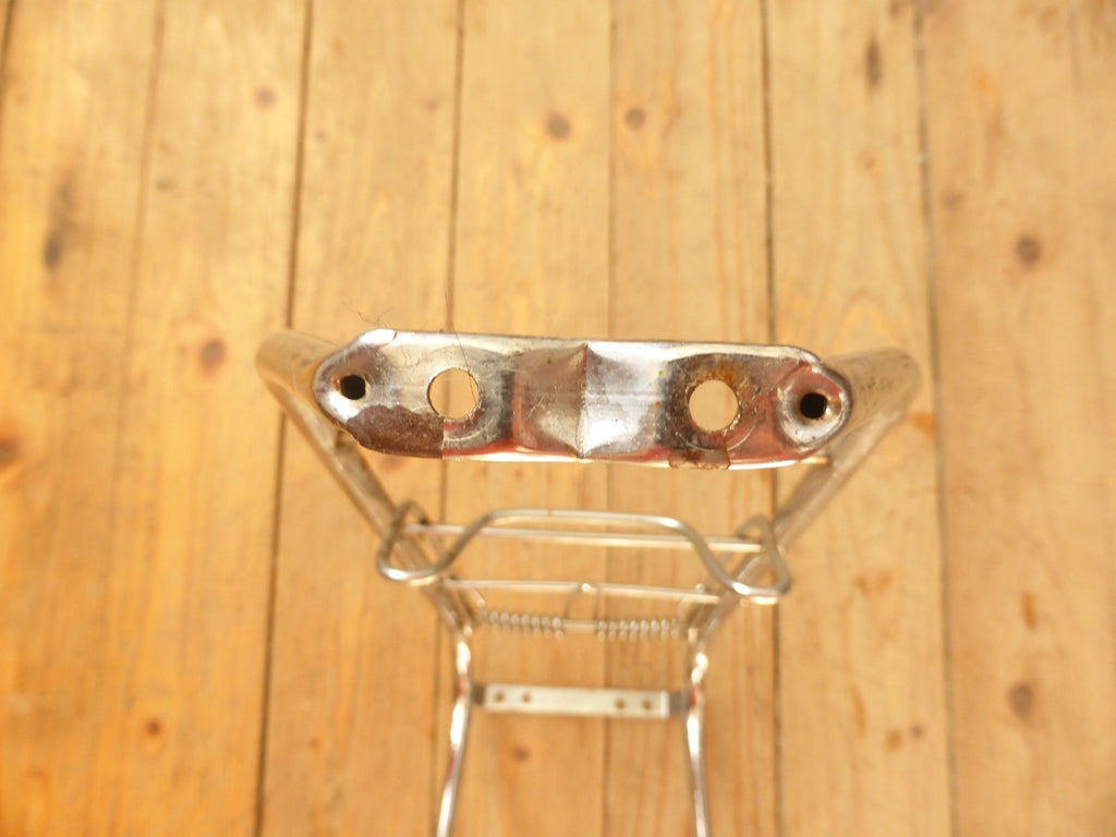 ✨NOS porte bagage arrière  a clapet acier velo Peugeot gitane roue 700 vintage ✨