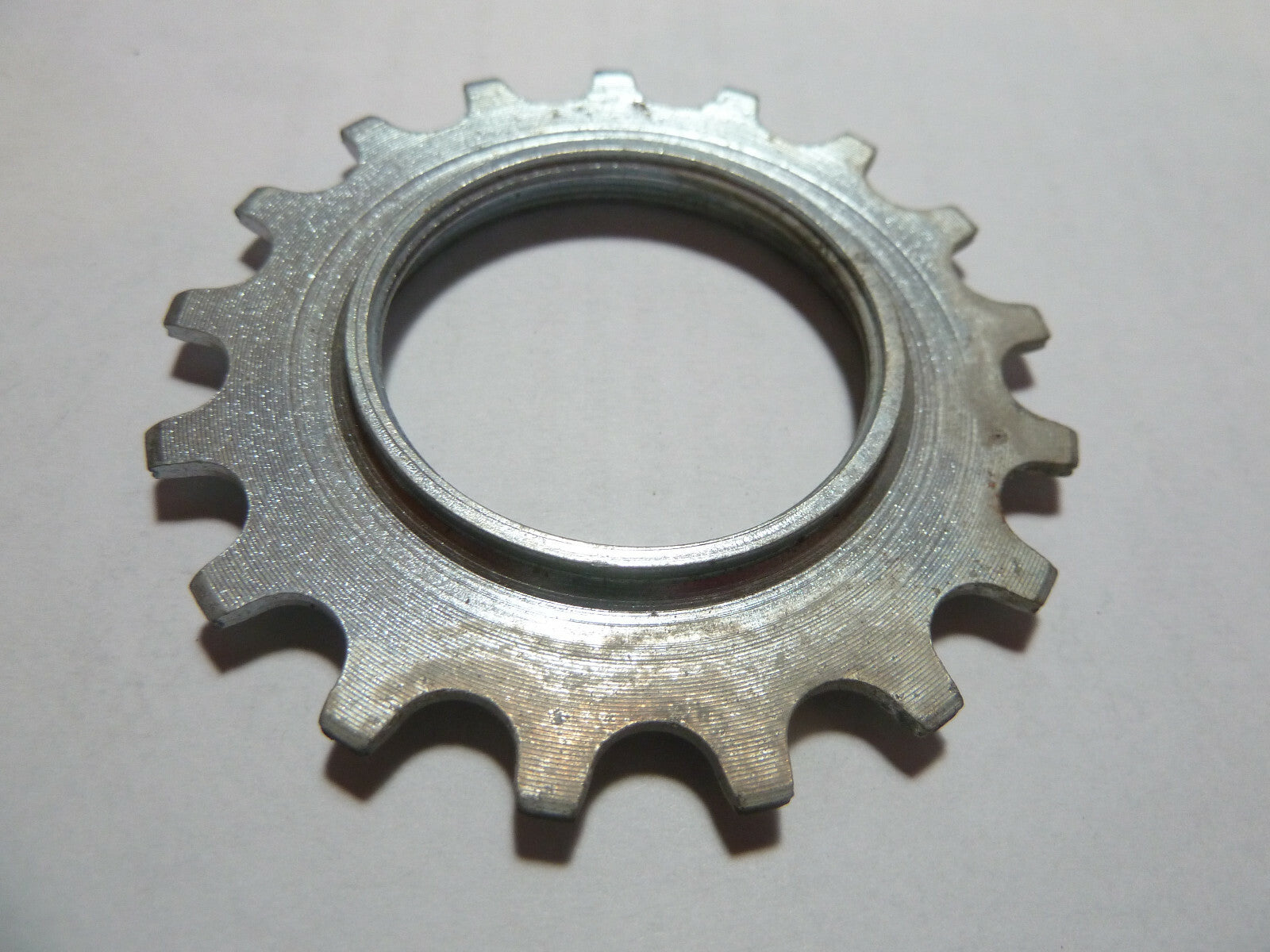 ✨ NOS – Pignon Maillard 17 Dents Fileté – Ø 42,15 mm – Vélo Vintage ✨