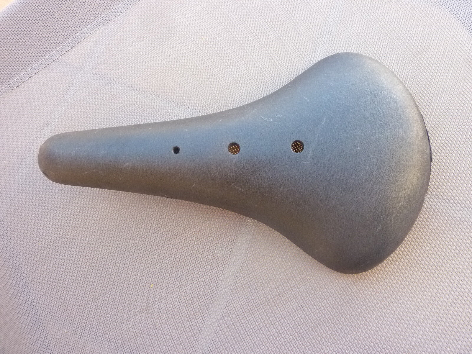 ancienne  SELLE VELO grand prix - VINTAGE -  Saddle Made in France course fixie