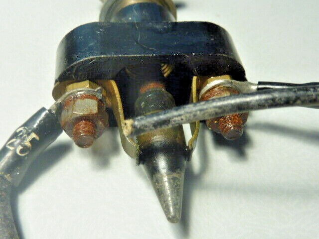 2 anciens boutons poussoir  VW  tacot voiture ancienne ??? a vérifiée