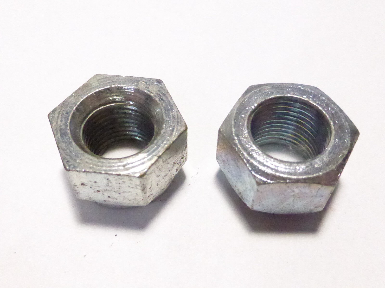 ancien stock 2 Ecrou axes de Roue 10x100 motobecane peugeot   Cyclo MBK M10