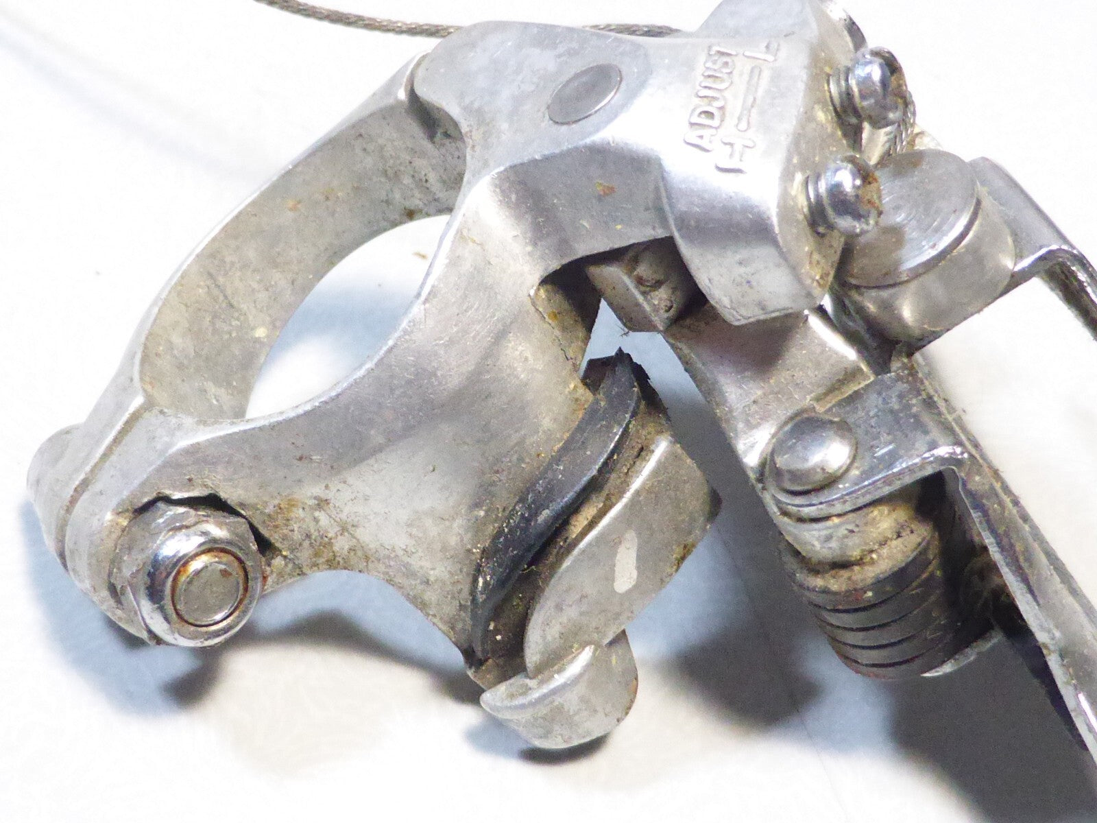 DÉRAILLEUR AVANT Shimano 600AX front derailleur ,clamp 28.6mm 1982