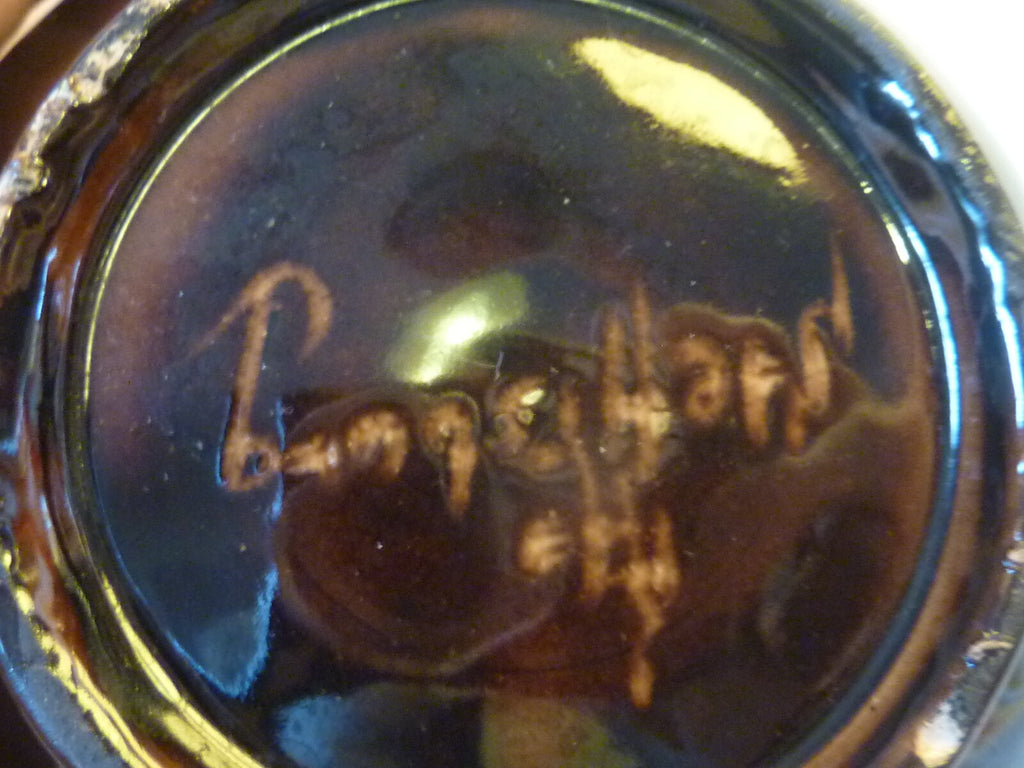 ancien broc pichet en céramique huile vallauris ?? signature à identifier