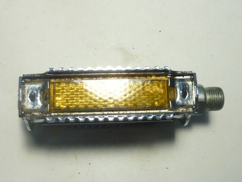 1 Vintage 80's K10496 Small Youth Chrome Steel Pedal 9/16" with Reflectors