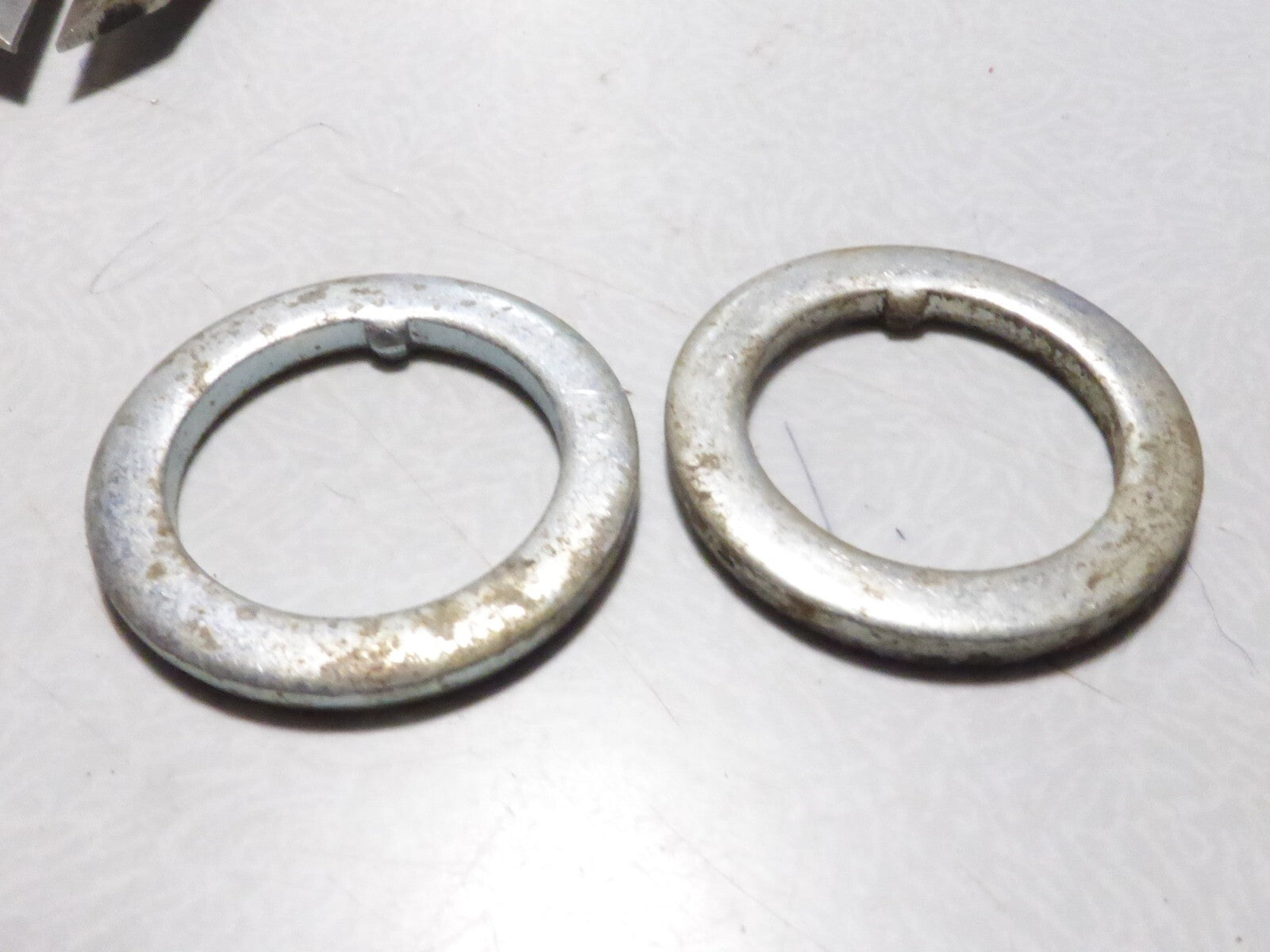 2 BAGUE rondelle coupelle d'axe ergot  ergotée VINTAGE 18x25 mm
