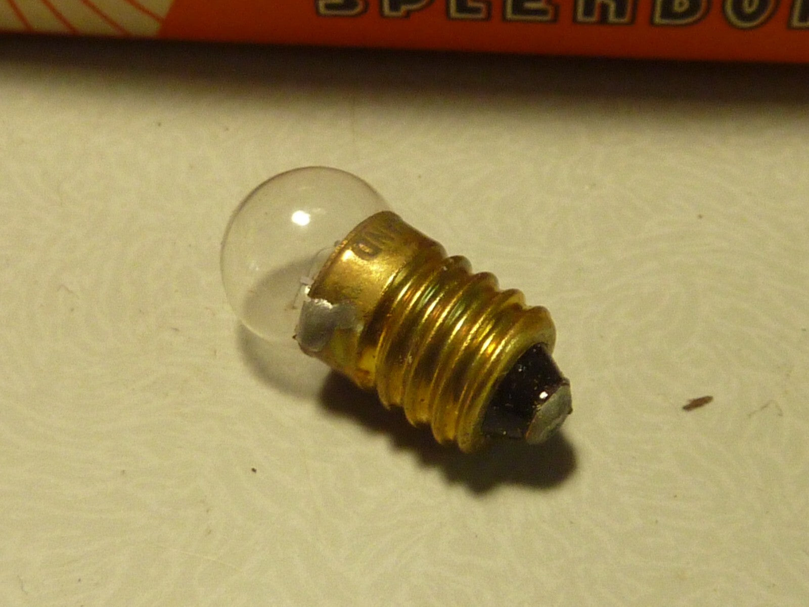 10 lampes  AMPOULES  vintage Splendor  A VIS 6V 0,1A sph 15 mm E10