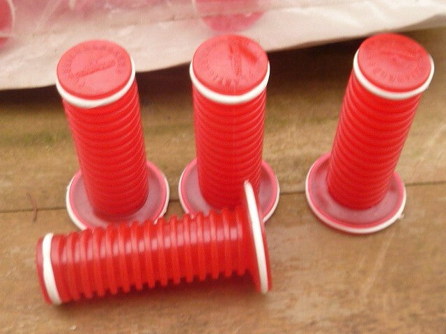 ✨Plastiche Cassano Handlebar Grips red White Cycle BMX Brand New 2 PAIR✨
