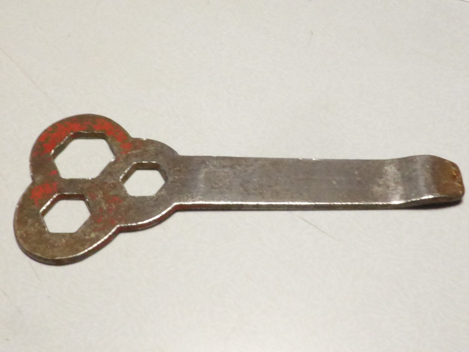 OUTIL VELO ANCIEN  CLE AFA "LE PLUS VITE" vintage ancien stock