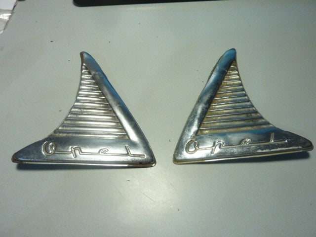 2 cache emblème triangle chromé Opel vintage old antique