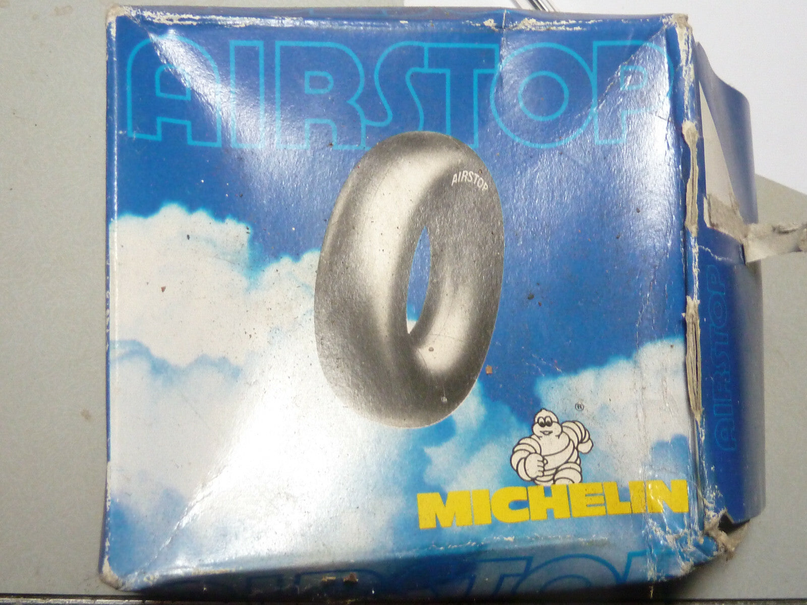 CHAMBRE A AIR MICHELIN VELO 26 x 2.125 54-559 VALVE SCHRADER