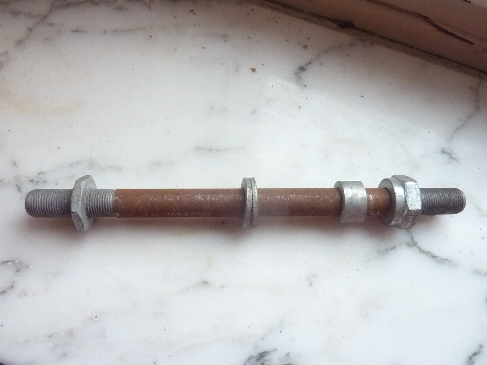 NOS ancien axe de roue moto Motobecane Terrot 12 mm 180 mm vintage
