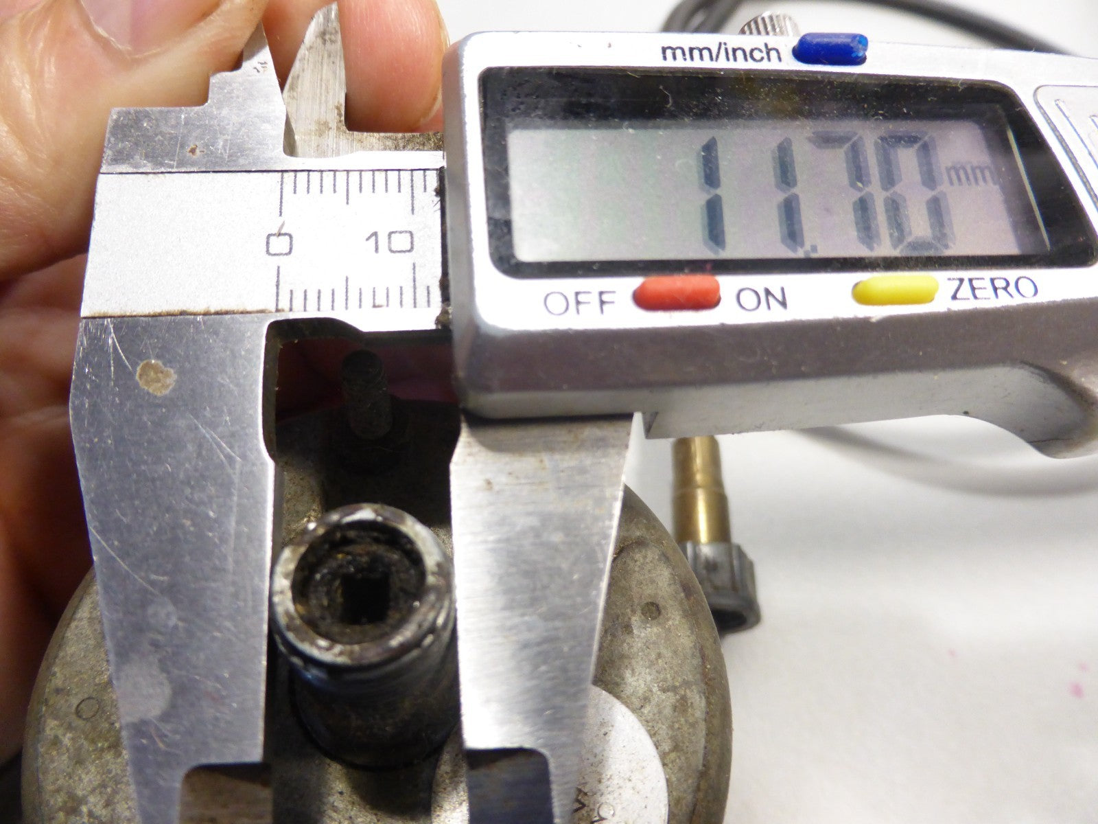 NOS  cable HURET pour COMPTEUR Huret Jaeger 695 mm