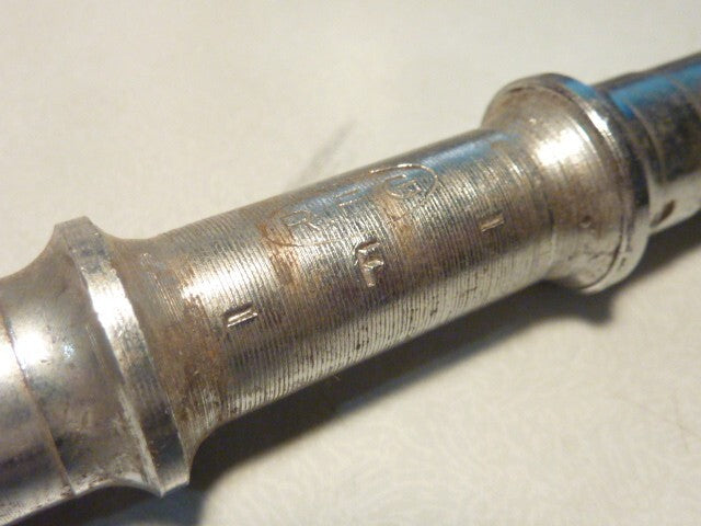 Nos axe clavettes pédalier RFG 125 mm  pédalier Bottom bracket  not stronglight