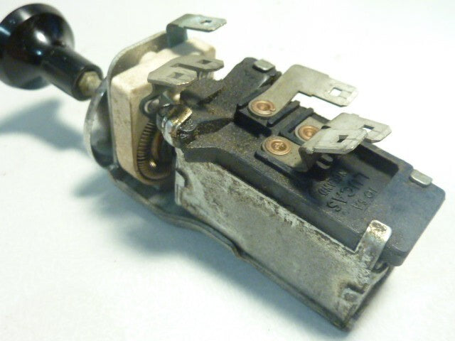 Bouton poussoir LJUS Commutateur Interrupteur Switch lighting Volvo P1800 used