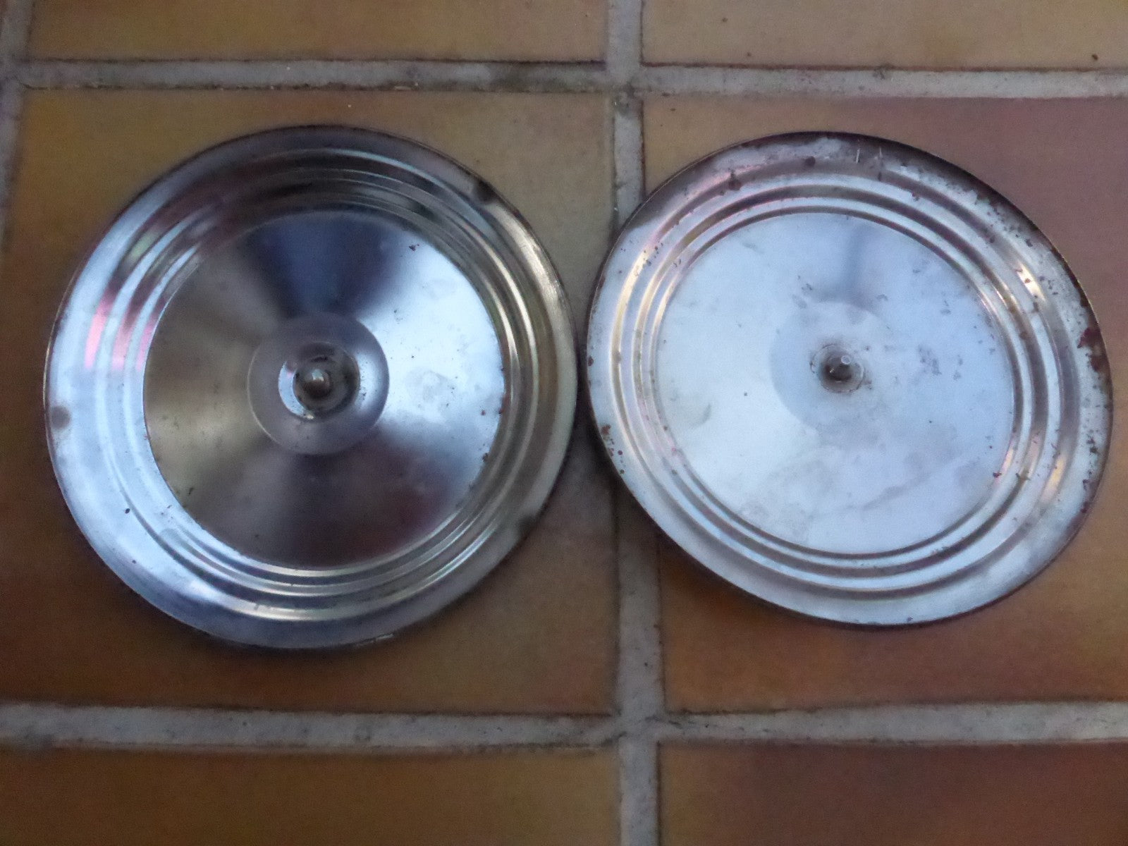 2 Ancien Enjoliveur De Roue Chromé diamètre 235mm pour RENAULT 16 old car R16