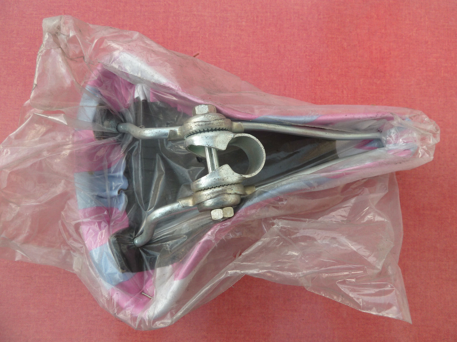 NOS neu  ancienne vintage selle de velo italia femme multicolore