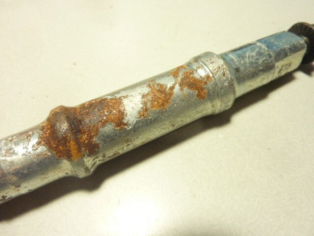 Axe pédalier 127 mm acier boitier pédalier vintage ancien stock jamais monté