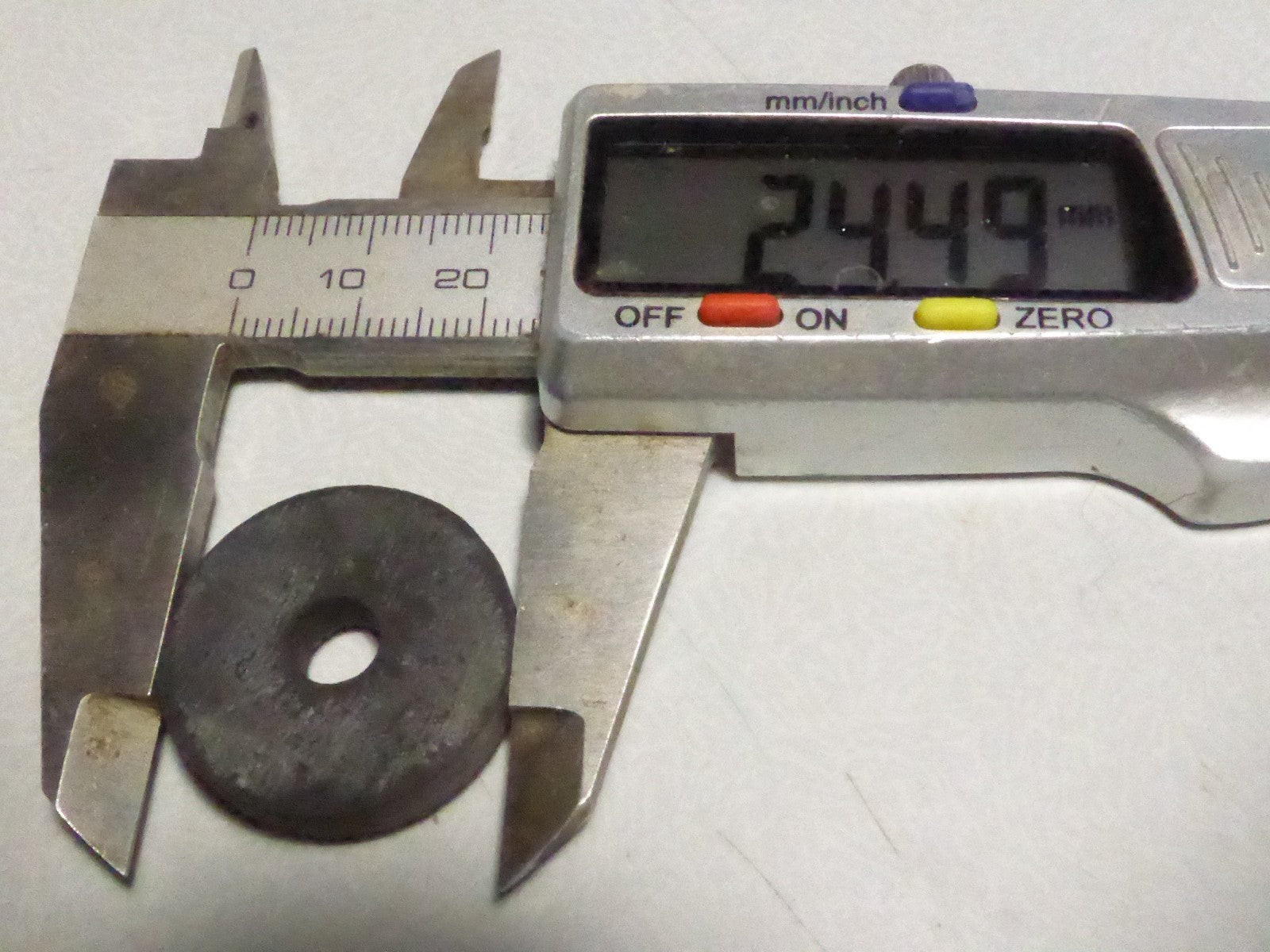 NOS 1 Ancienne vintage entretoise rondelle caoutchouc 24.5x7 mm