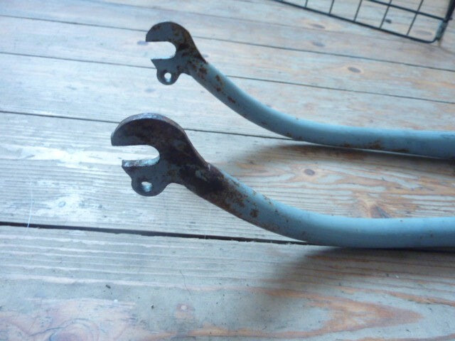 ✨ NOS Fourche vélo vintage acier  roue 600 – pivot fileté 25x100 entraxe 100 ✨