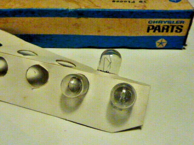 3 lampe de tableau de bord chrysler parts  vintage 0013502400