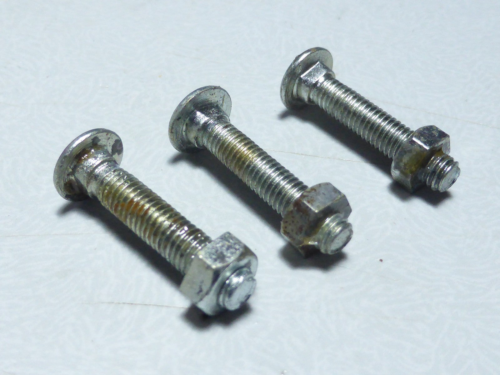 ✨ Ancien stock NOS  Lot de 3 vis Algi M5 x 25 mm Tête ronde méplat avec collet✨