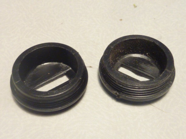 NOS 2  Bicycle Crankset  Dust Caps  Road Bike Parts cache poussière pédalier