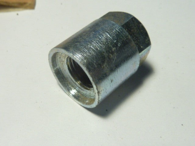 NOS neu 1 Ecrou canon d'embrayage Motobécane Mobylette 10x100