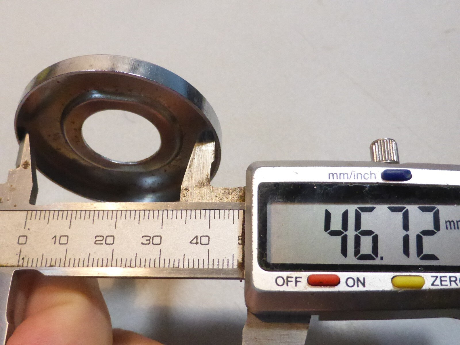 NOS cache poussière roulements axe pédalier bmx cross THUN 50 mm vintage .......