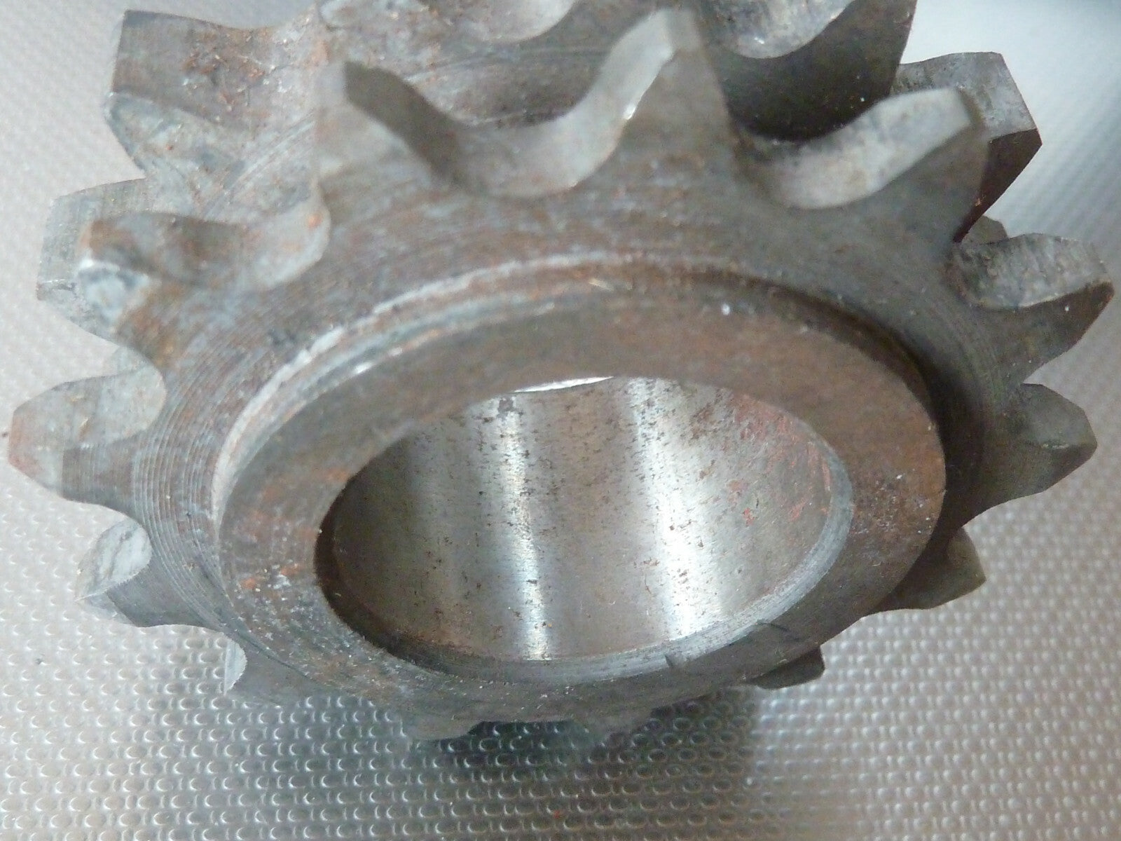 Ancien stock Pignon motobecane 13 dents diamètre interieur 26 mm