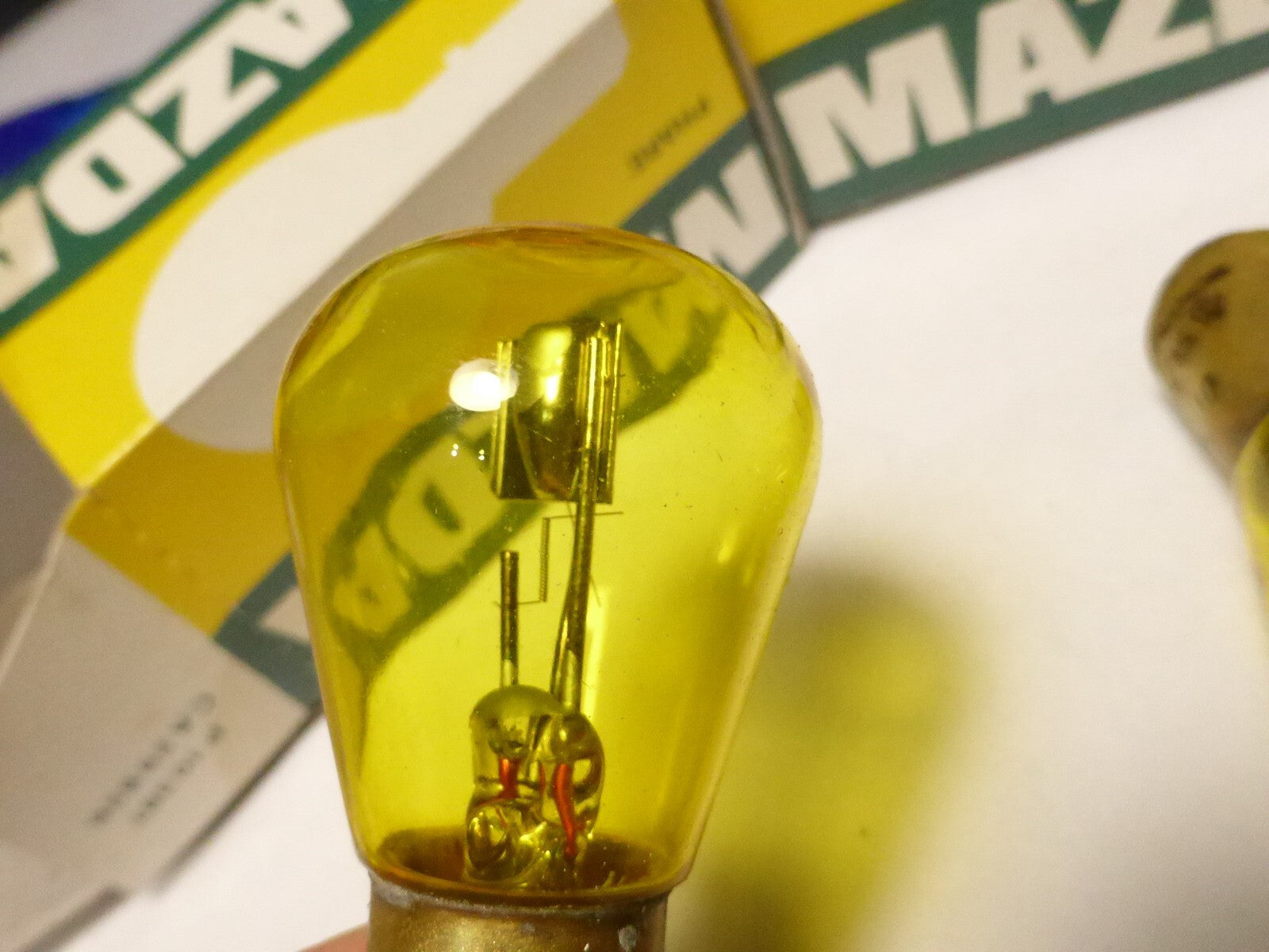 2 Ampoules phare 2 ergots 6v - 15/15W type BA15d moto cyclomoteurs  années 40/50