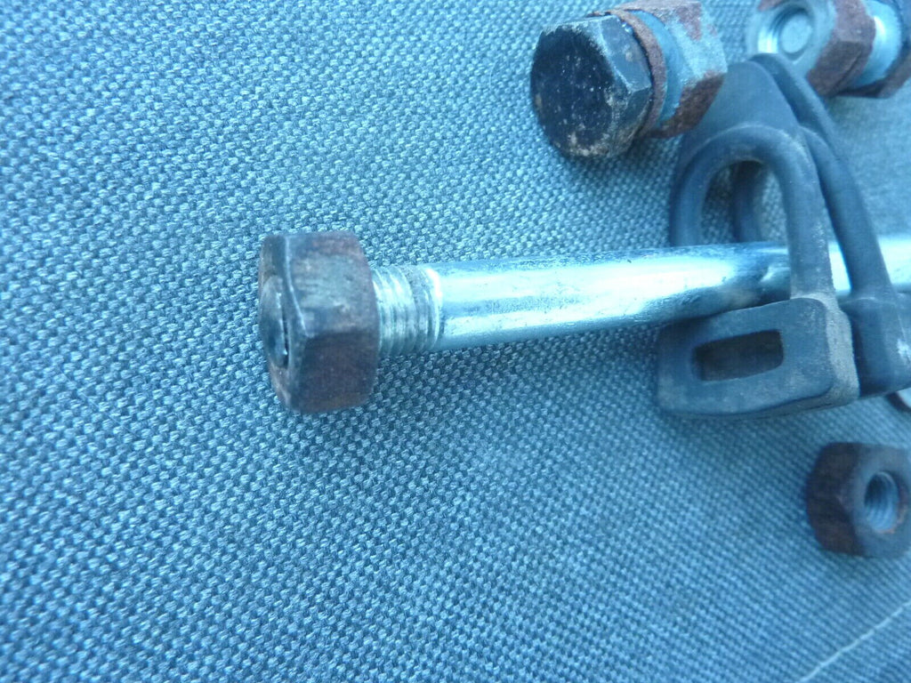 lot écrous boulons attaches  solex
