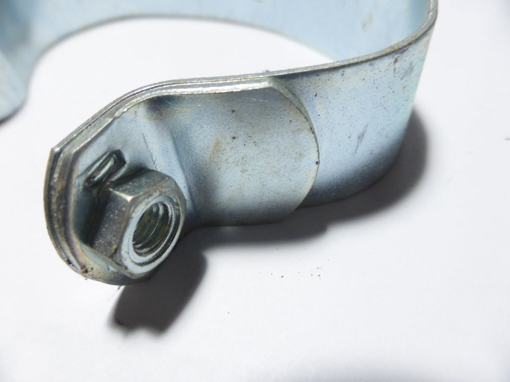 Collier échappement ovale avec écrou M7 soudé Motobécane neuf ancien stock 10 cm