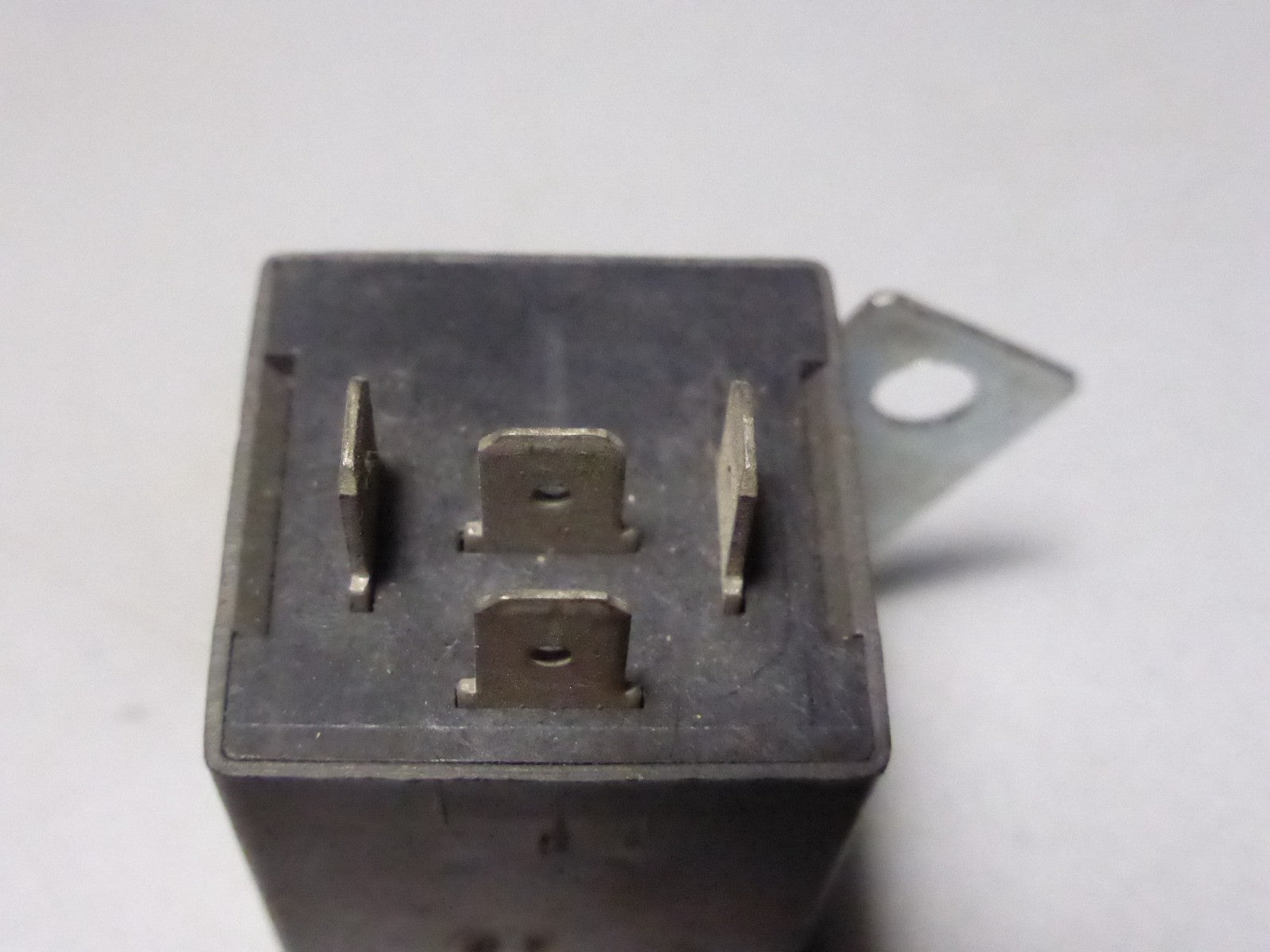 Relais Renault Bitron 2041002 A 73365