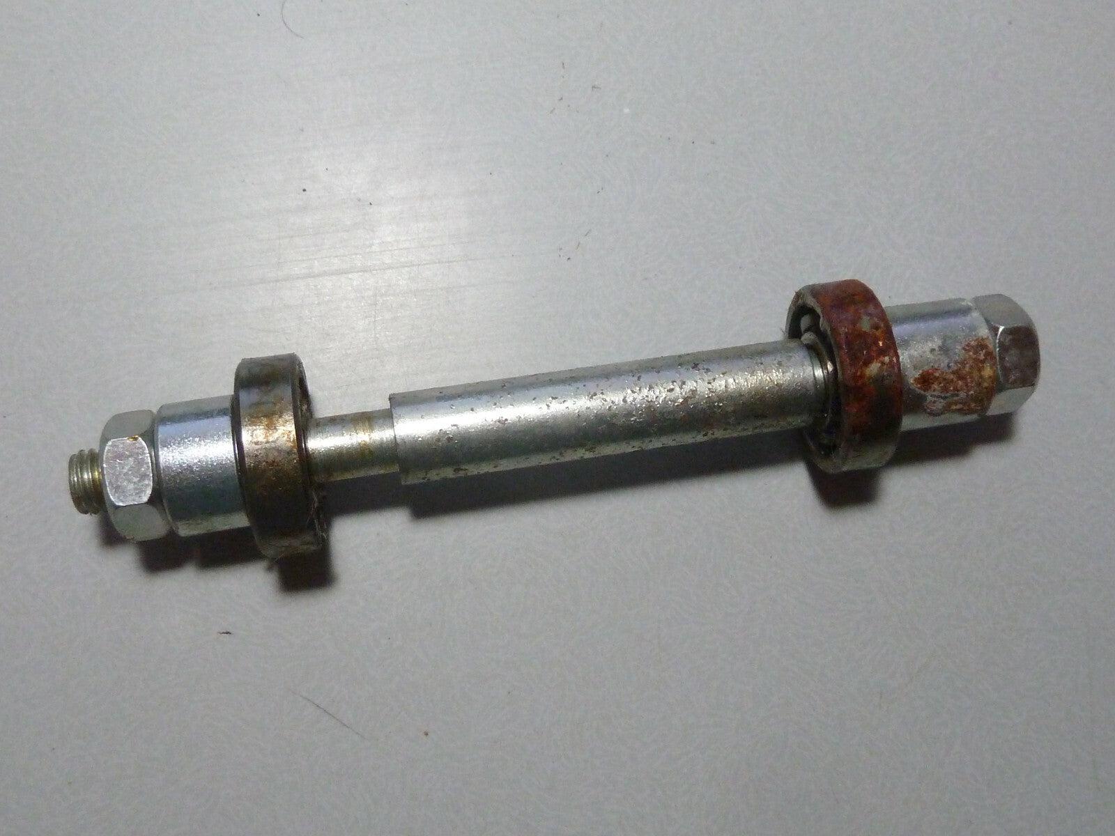 ✨ Axe Pédalier Vintage 149 mm – Boîtier Pédalier Acier – NOS ✨