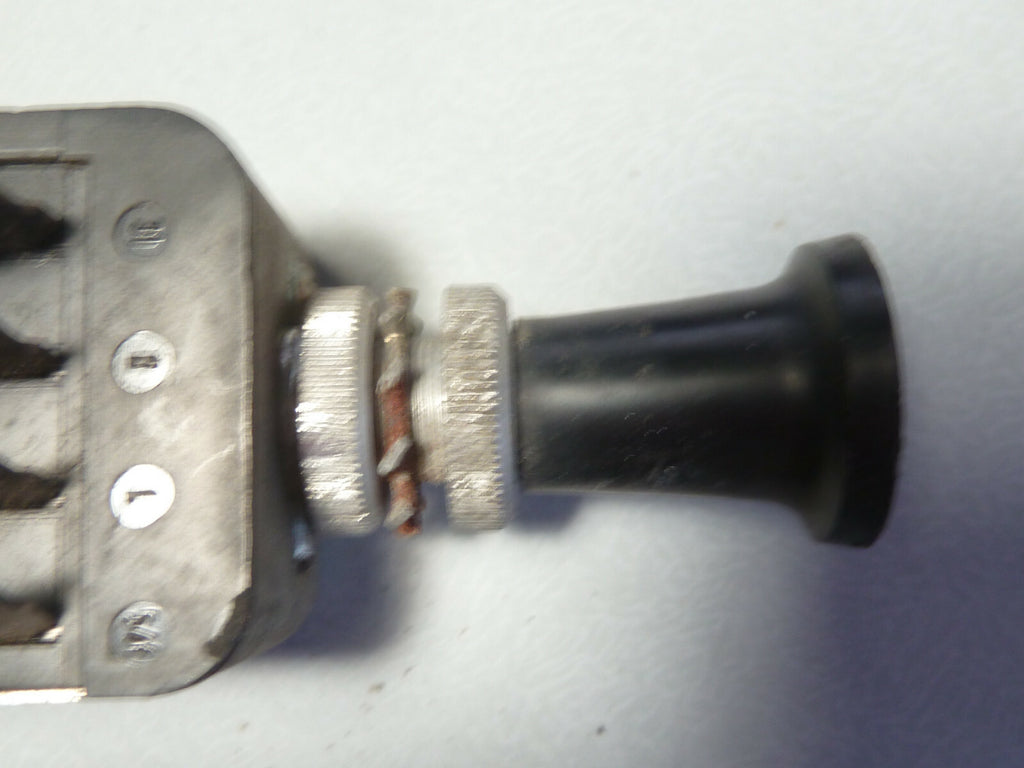 interrupteur bouton Warning ancien HAZARD tacot vintage
